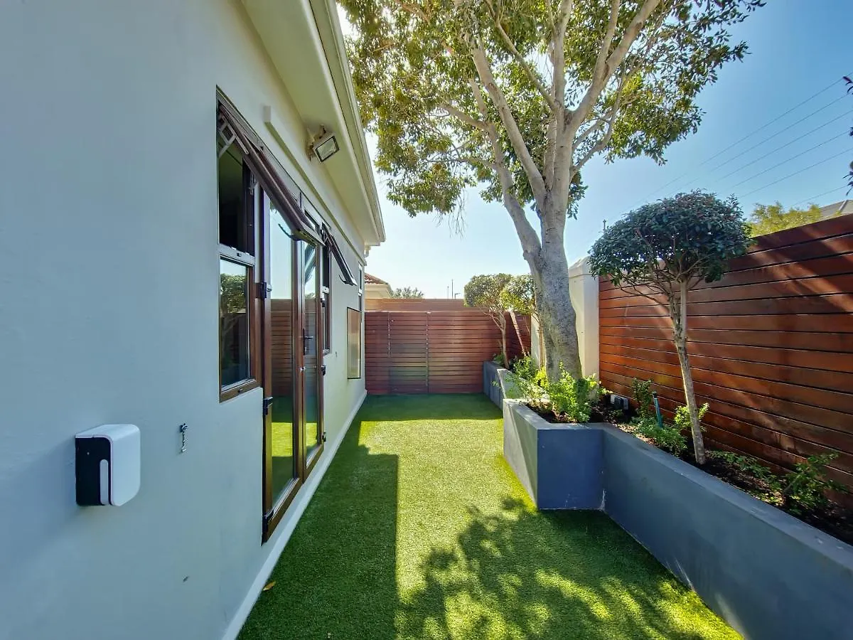 Cottage 8 - Virginia Avenue Villas Cape Town Holiday home